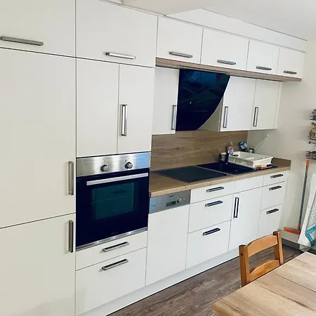OM Moderne Zimmer mit WLAN, geteiltes Bad und Küche in Stadtilm Habitación en casa particular