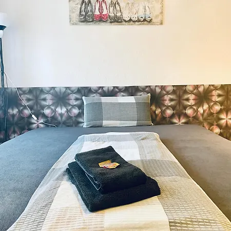 OM Moderne Zimmer mit WLAN, geteiltes Bad und Küche in Stadtilm Habitación en casa particular Stadtilm