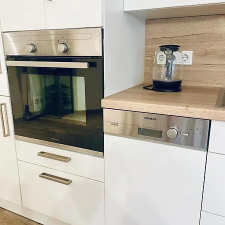 OM Moderne Zimmer mit WLAN, geteiltes Bad und Küche in Stadtilm Habitación en casa particular