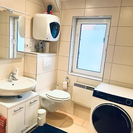 OM Moderne Zimmer mit WLAN, geteiltes Bad und Küche in Stadtilm *