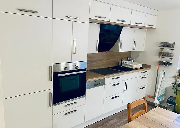 Dz Zimmer In Moderner Wohnung, Mit Wlan, Kueche, In Stadtilm Pansiyon