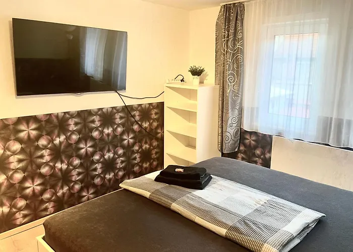 Dz In Moderner Wohnung, Mit Wlan, Kueche, In *