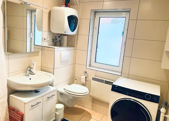 Dz In Moderner Wohnung, Mit Wlan, Kueche, In *